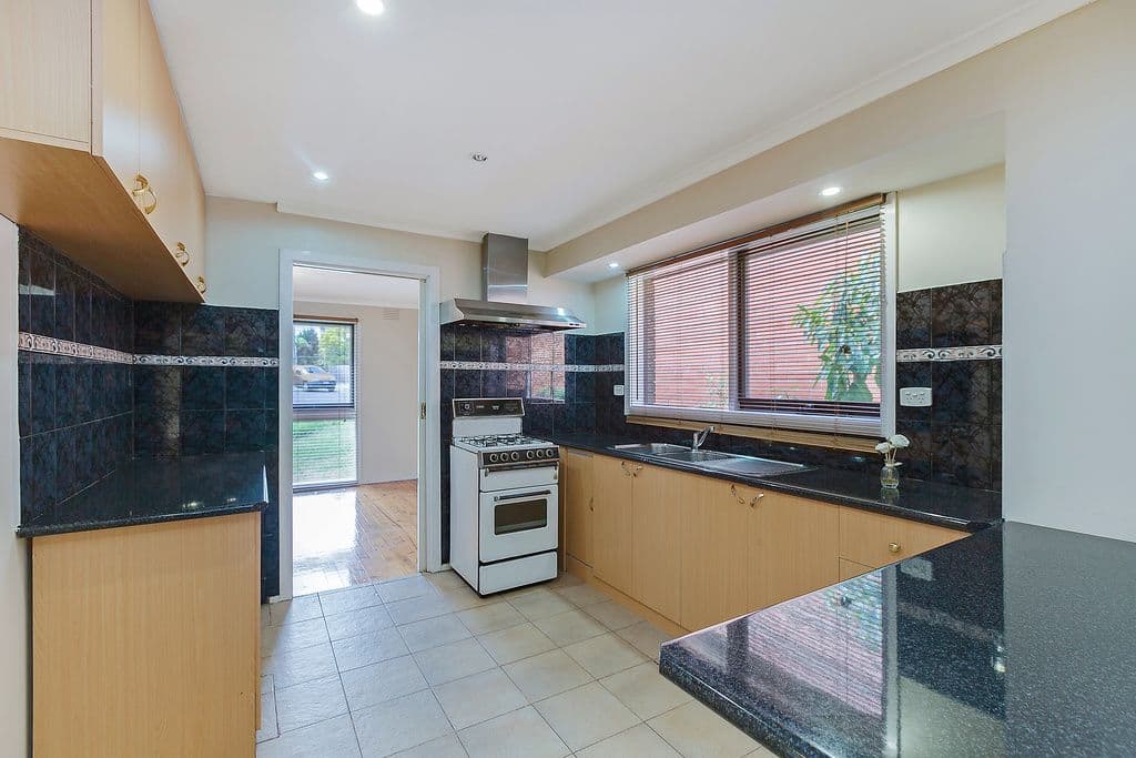3 Kaolin Close, Epping VIC 3076, Epping - Thumbnail 2