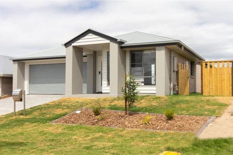 38 Hyland Circuit, FLAGSTONE QLD 4280, Flagstone - Thumbnail 2