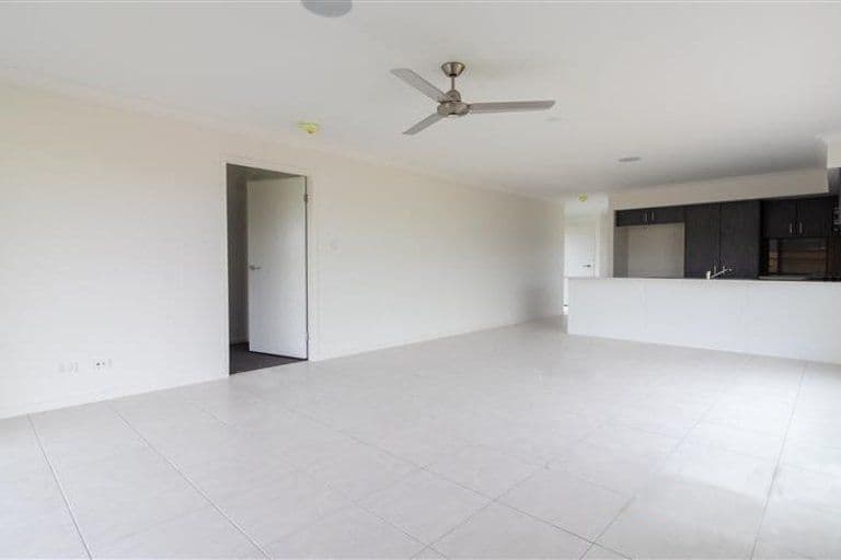 38 Hyland Circuit, FLAGSTONE QLD 4280, Flagstone - Thumbnail 6