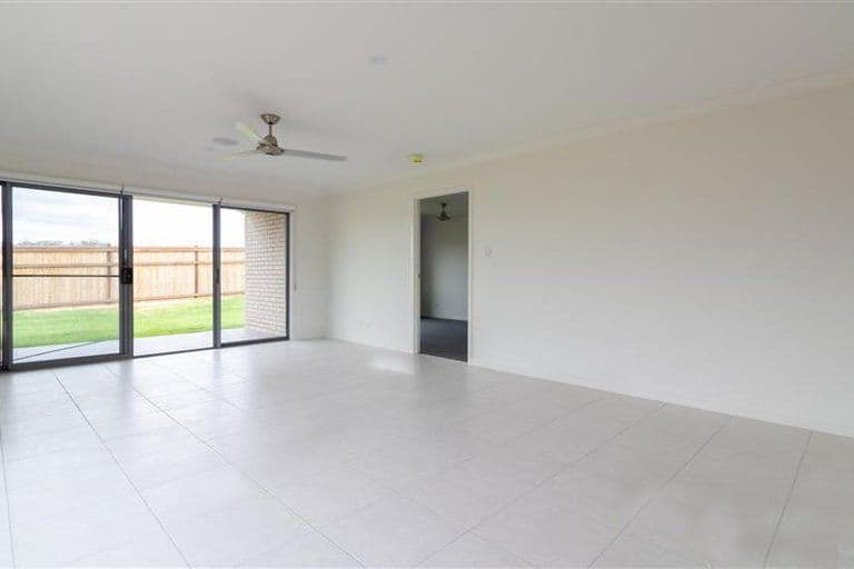 38 Hyland Circuit, FLAGSTONE QLD 4280, Flagstone - Thumbnail 7