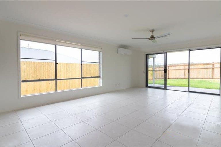 38 Hyland Circuit, FLAGSTONE QLD 4280, Flagstone - Thumbnail 8