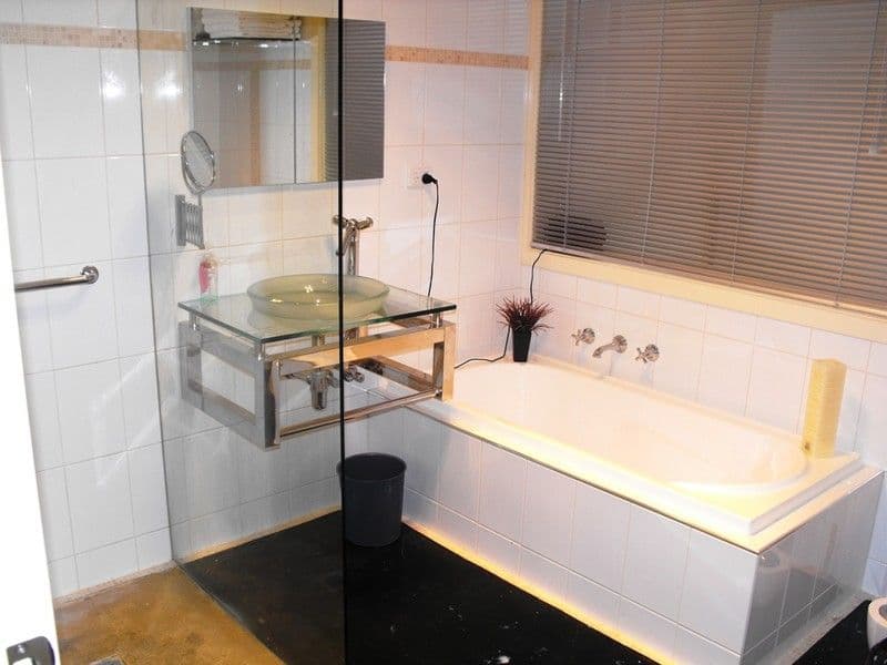 6 Honeysuckle Court, MILL PARK VIC 3082, Mill Park - Thumbnail 4