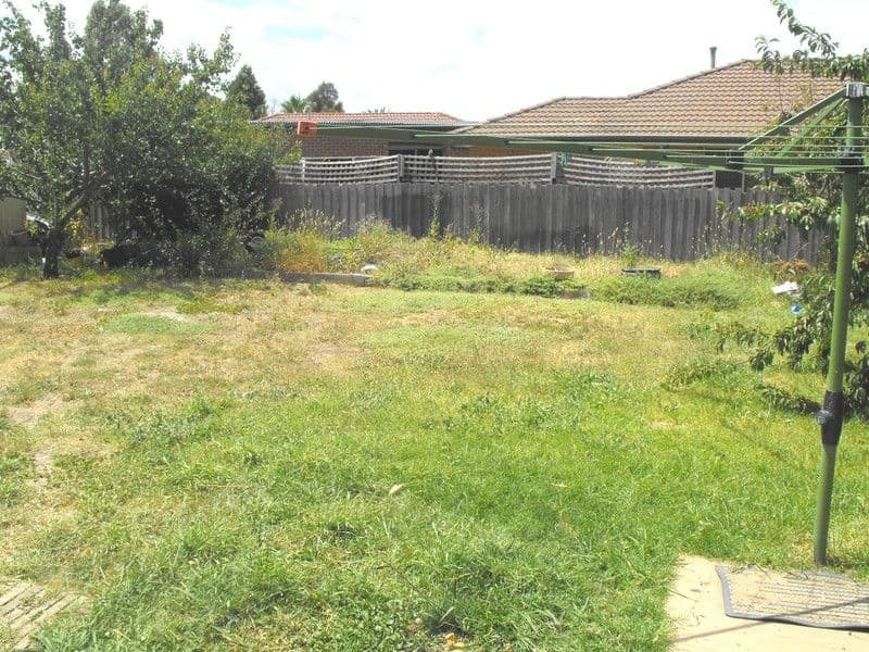 6 Honeysuckle Court, MILL PARK VIC 3082, Mill Park - Thumbnail 7