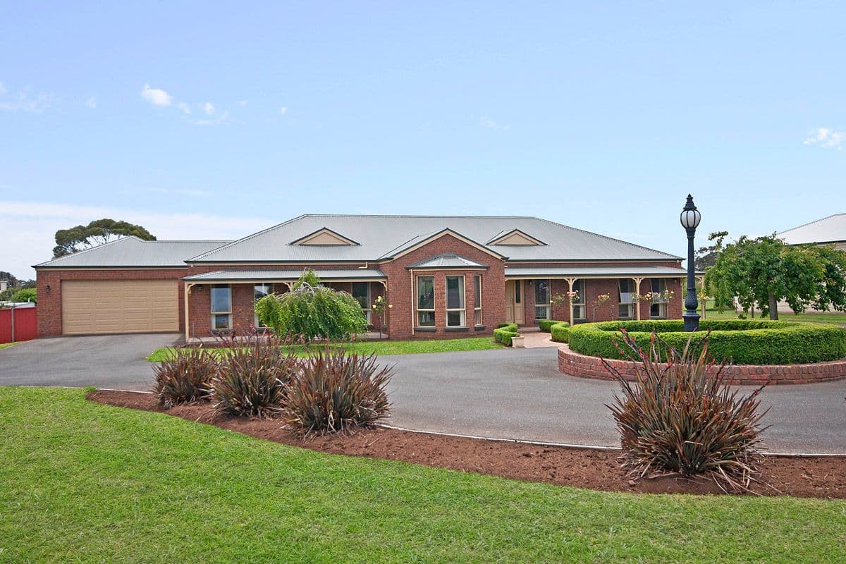 42 Clarke Street, KOROIT VIC 3282, Koroit - Image 1