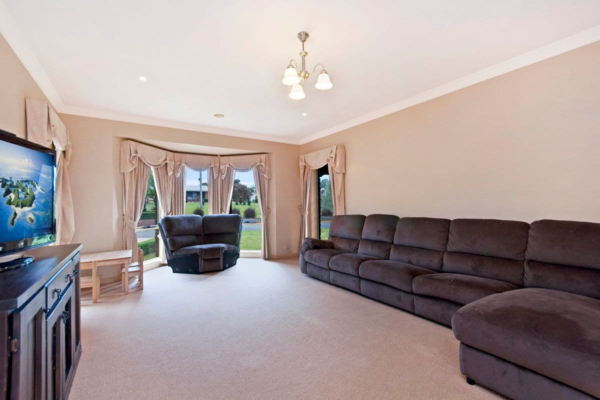 42 Clarke Street, KOROIT VIC 3282, Koroit - Thumbnail 2
