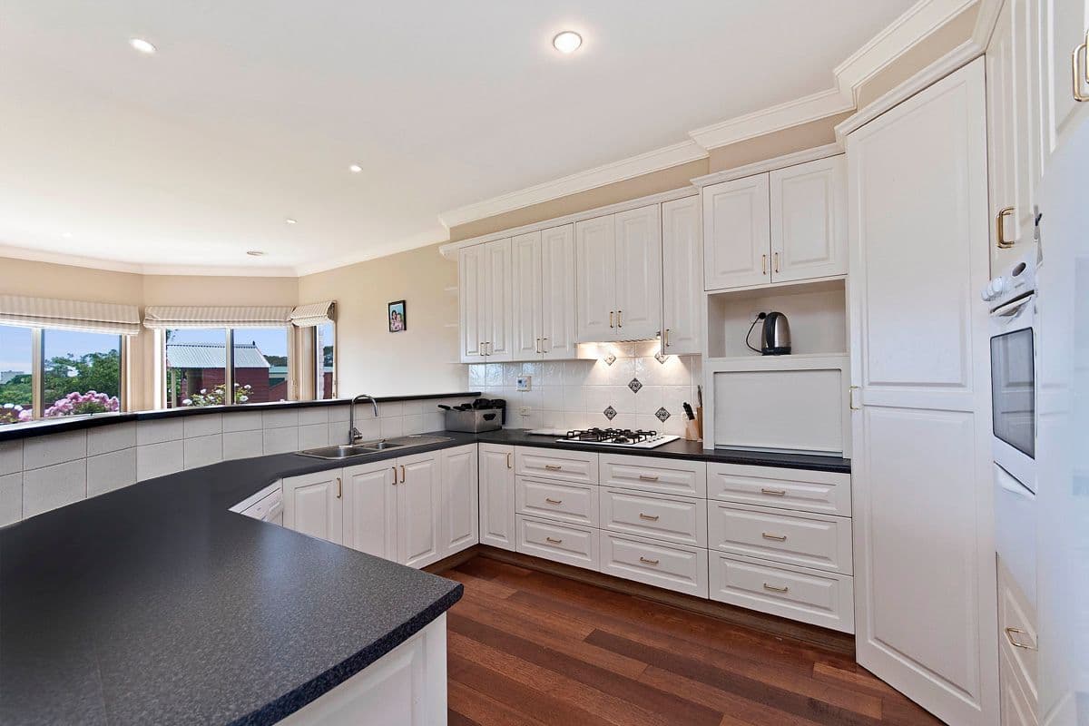 42 Clarke Street, KOROIT VIC 3282, Koroit - Thumbnail 3