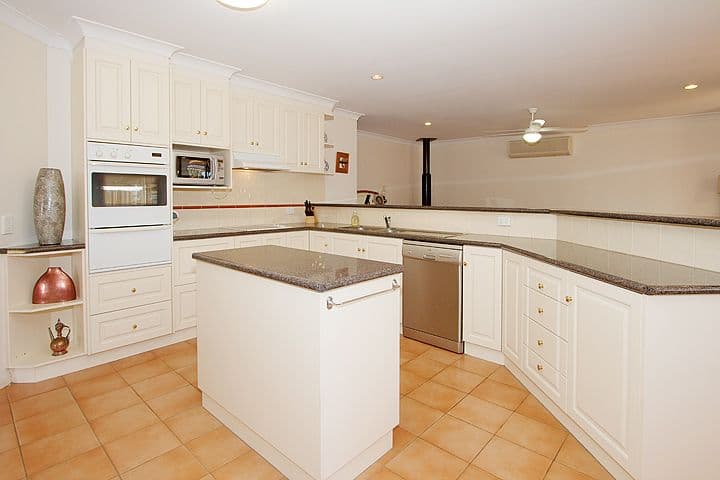7 Lillypilly Court, MIDDLE RIDGE QLD 4350, Middle Ridge - Thumbnail 3