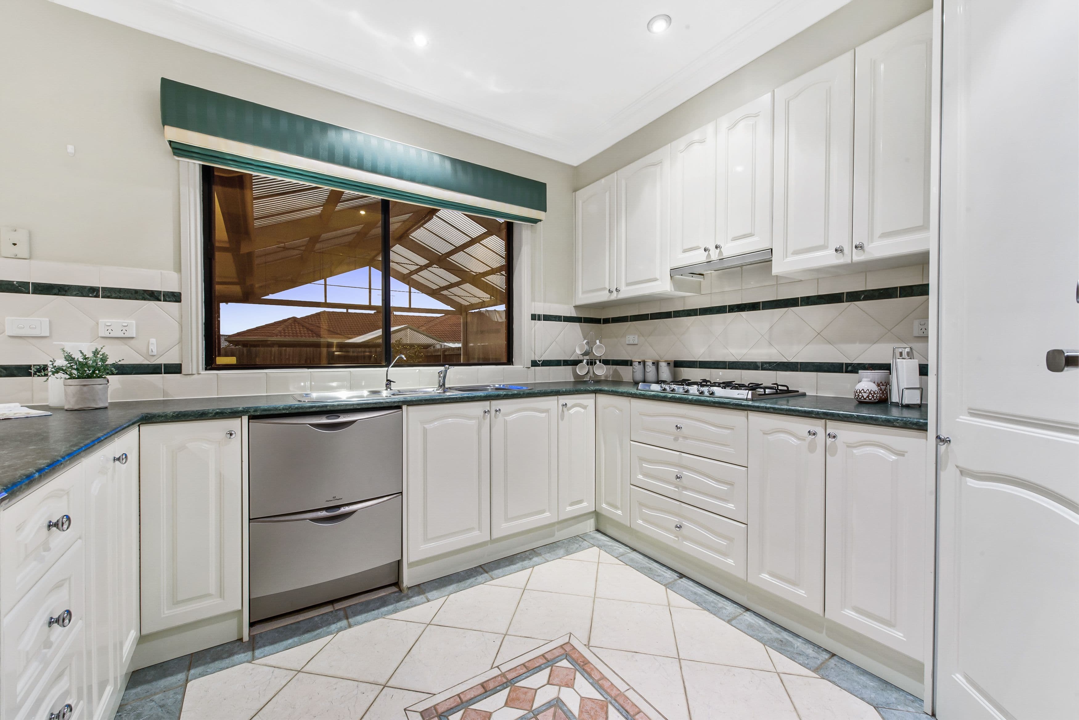 24 Cassinia Close, Delahey VIC 3037, Delahey - Thumbnail 4