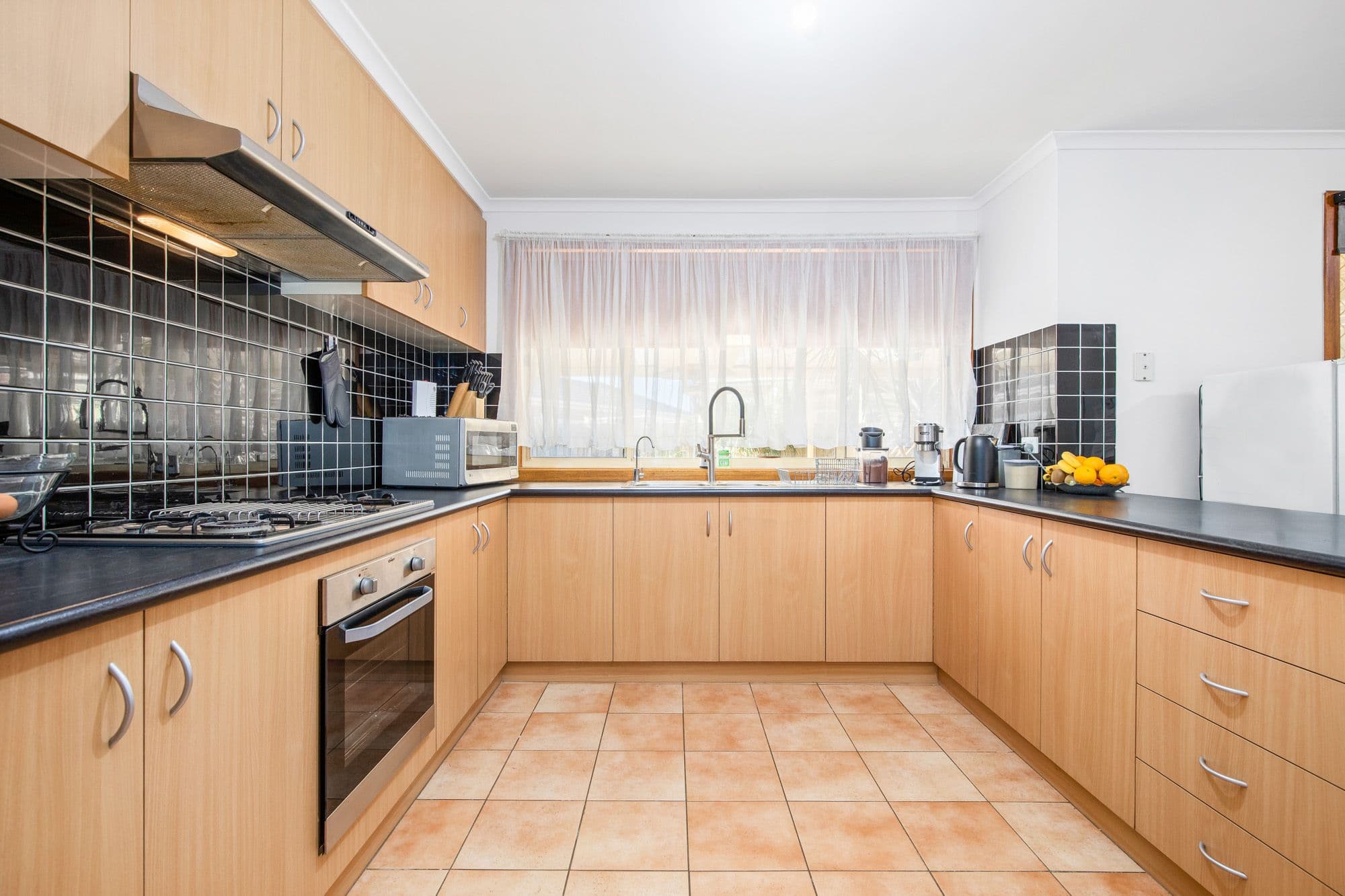 25 Everwin Drive, Werribee VIC 3030, Werribee - Thumbnail 2