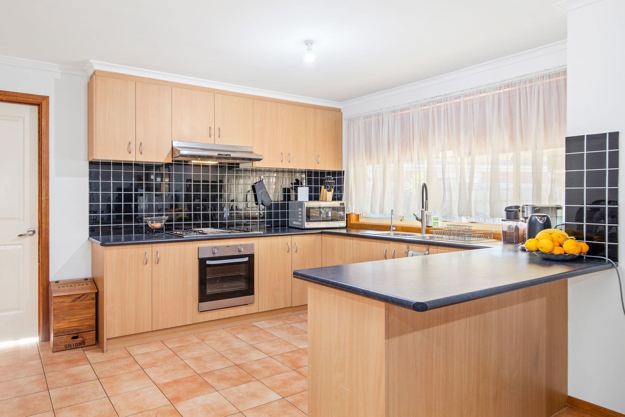 25 Everwin Drive, Werribee VIC 3030, Werribee - Thumbnail 3