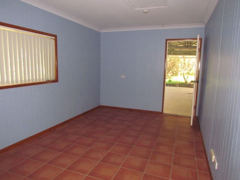 84 Flinders Street, PEAK CROSSING QLD 4306, Peak Crossing - Thumbnail 3