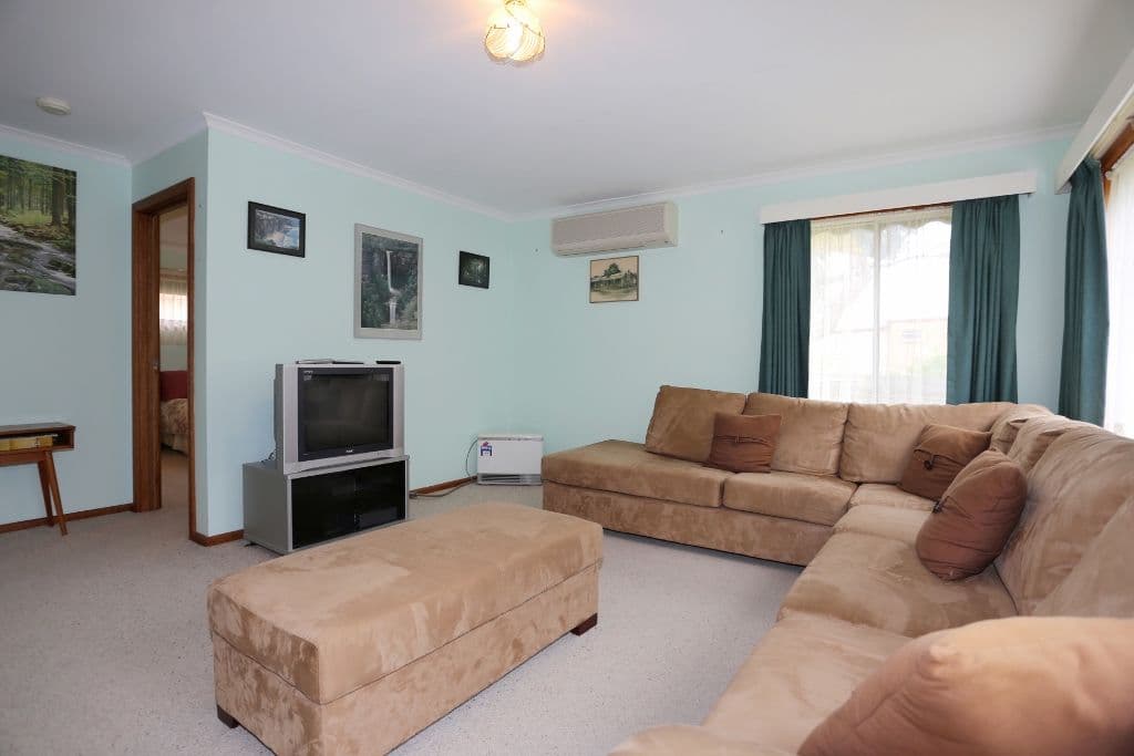18 Justice Road, Cowes VIC 3922, Cowes - Thumbnail 2