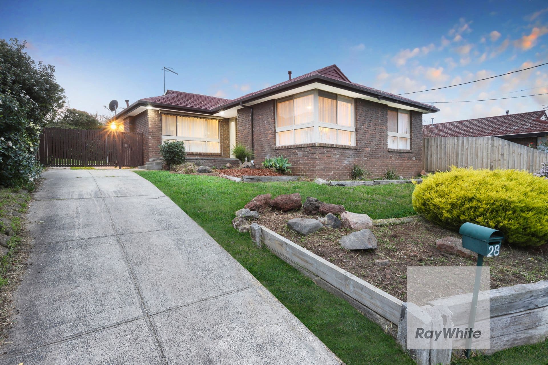 28 Churchill Avenue, Tullamarine VIC 3043, Tullamarine - Image 1
