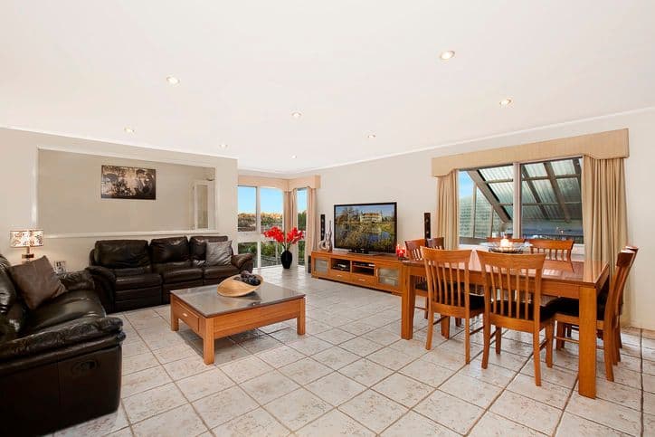 9 Cantala Drive, DONCASTER VIC 3108, Doncaster - Thumbnail 3
