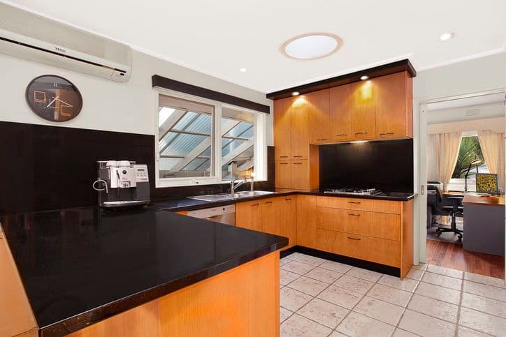 9 Cantala Drive, DONCASTER VIC 3108, Doncaster - Thumbnail 5