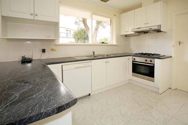 20  Mavista Avenue, GLEN WAVERLEY VIC 3150, Glen Waverley - Thumbnail 2