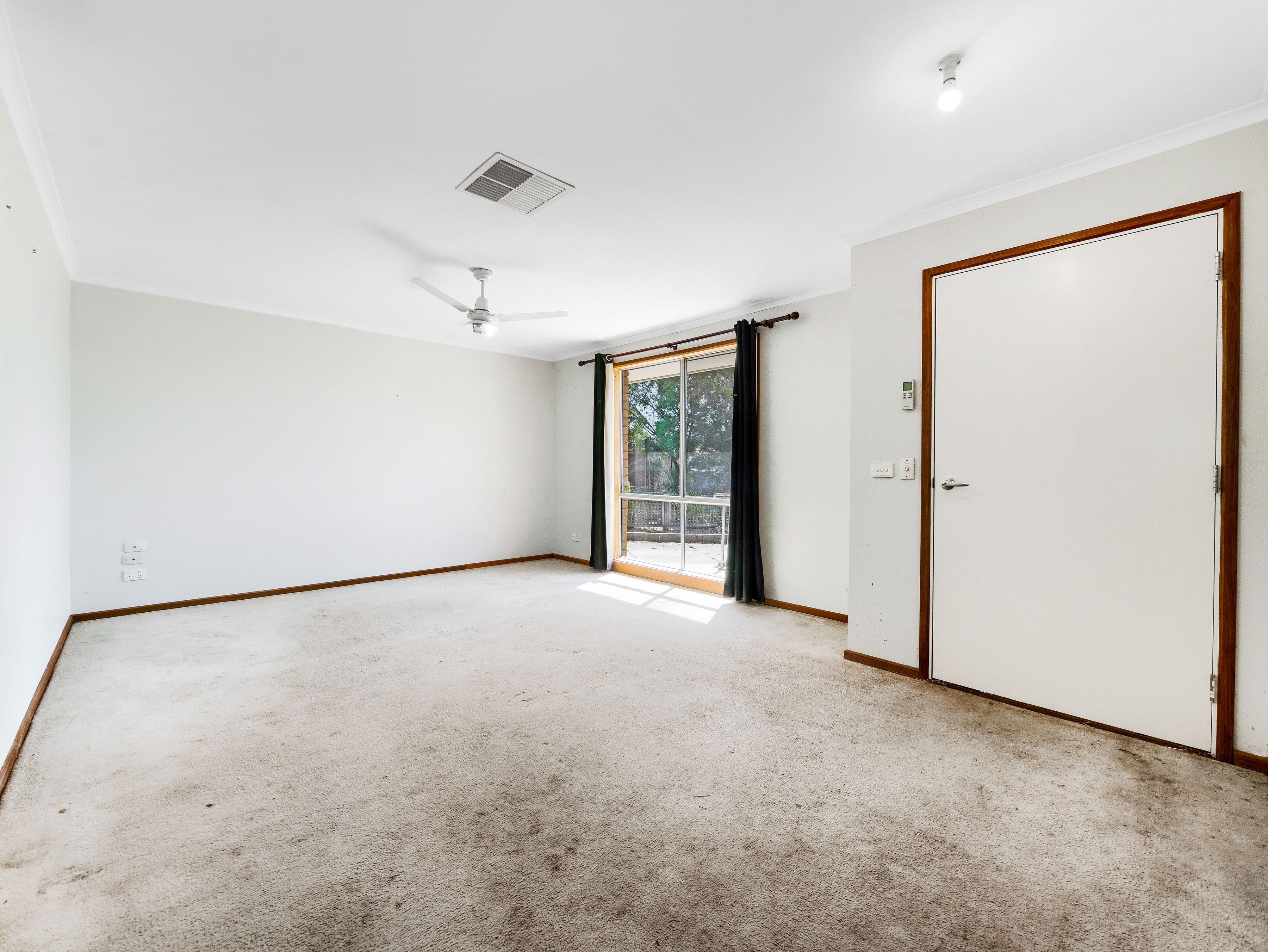 15 Natalie Court, Cranbourne West VIC 3977, Cranbourne West - Thumbnail 3
