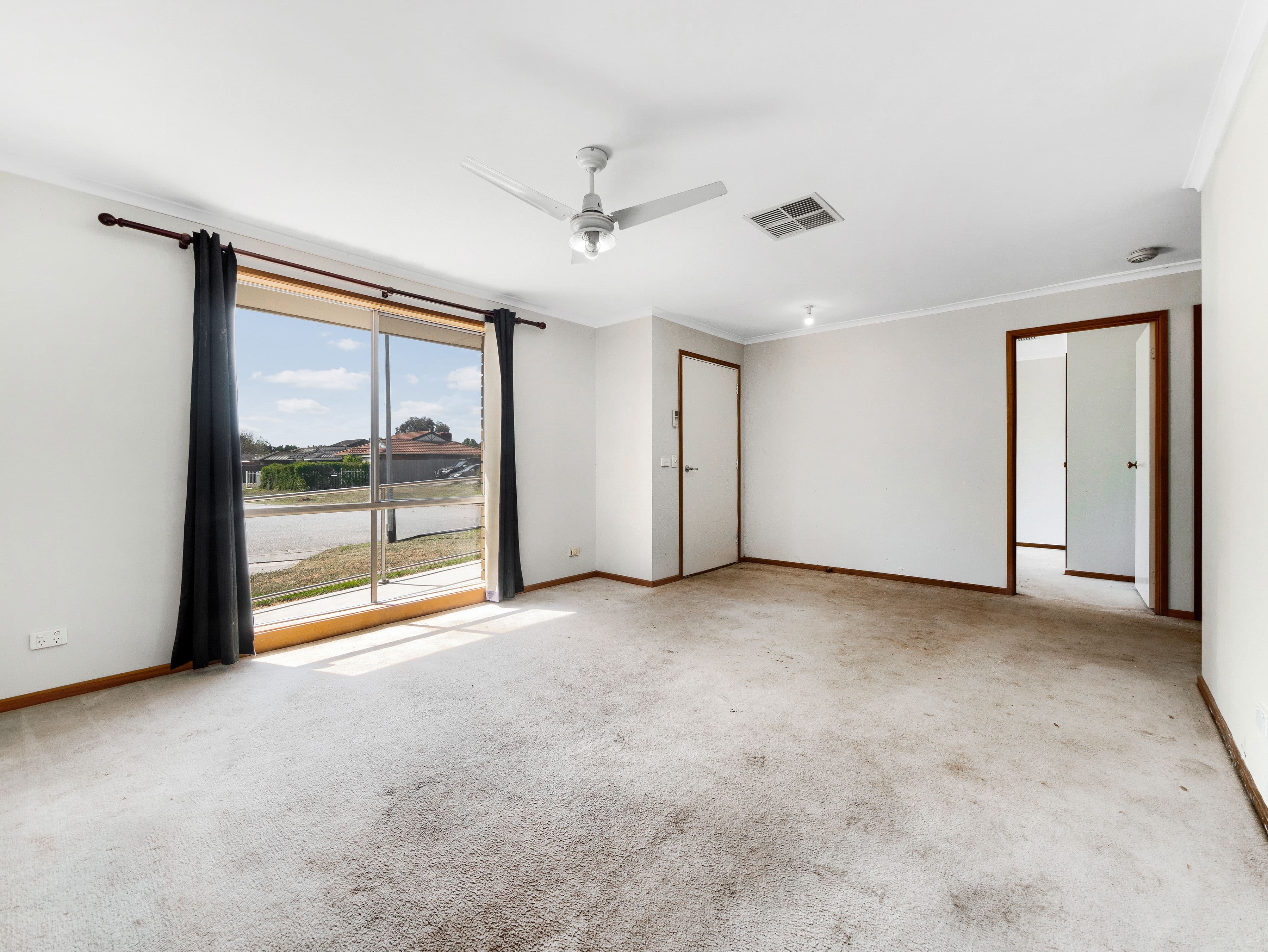 15 Natalie Court, Cranbourne West VIC 3977, Cranbourne West - Thumbnail 4