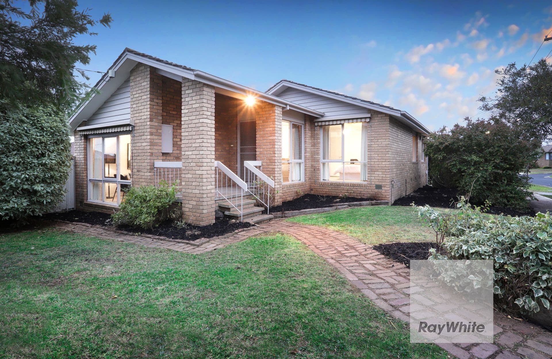 2 Wylye Close, Gladstone Park VIC 3043, Gladstone Park - Image 1