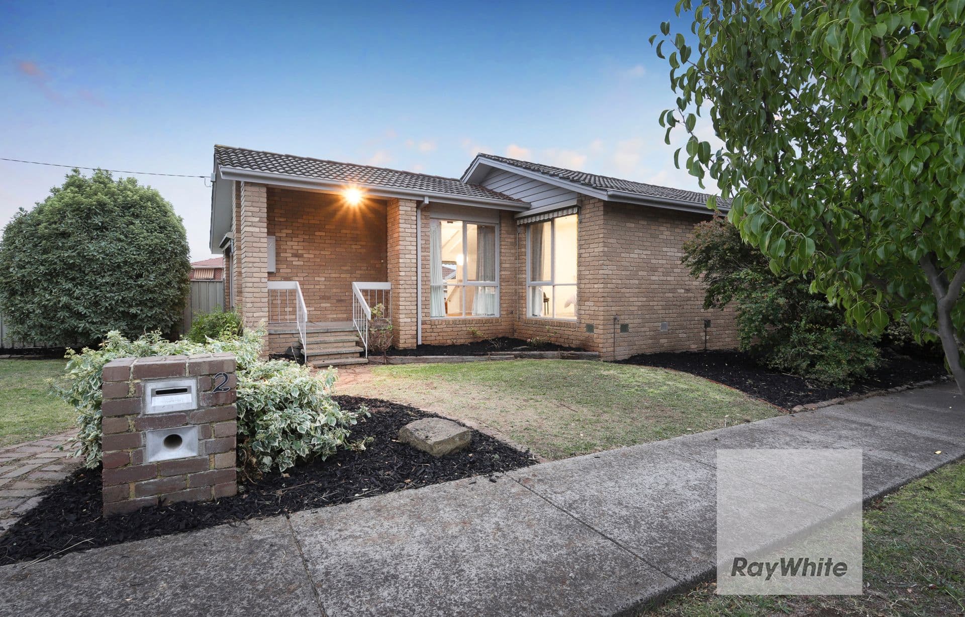 2 Wylye Close, Gladstone Park VIC 3043, Gladstone Park - Thumbnail 2