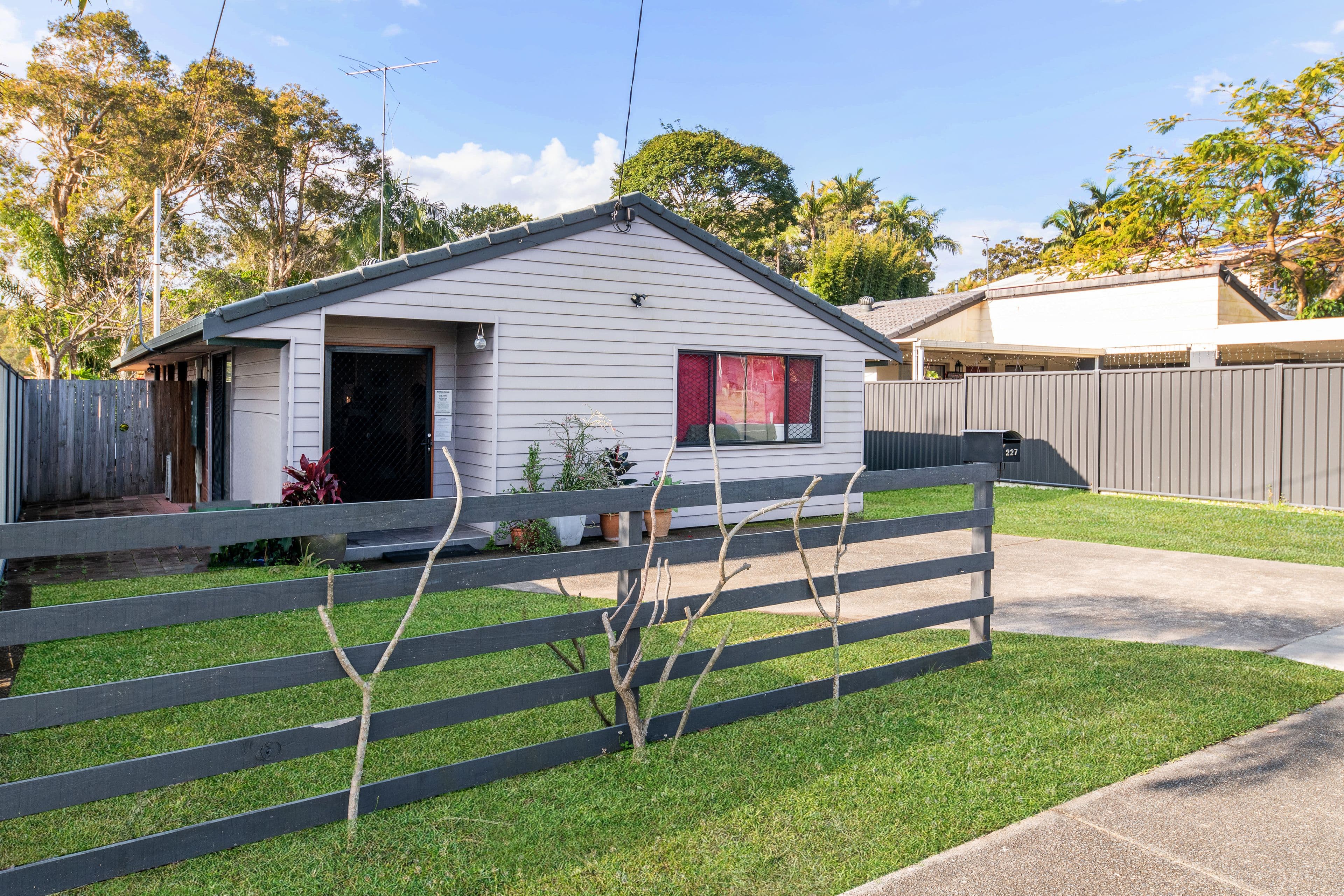 227 Cotlew Street, Ashmore QLD 4214, Ashmore - Thumbnail 2