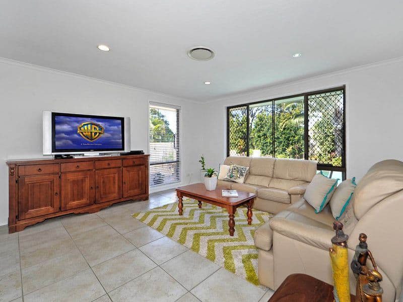 101 Cypress Drive, BROADBEACH WATERS QLD 4218, Broadbeach Waters - Thumbnail 3