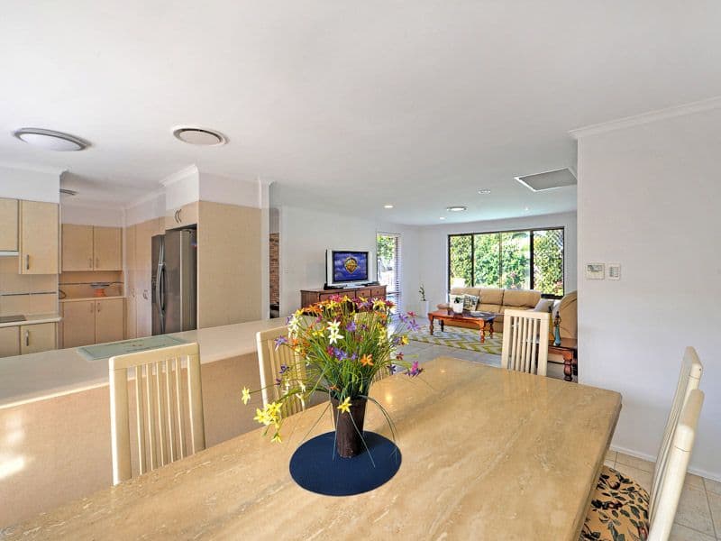 101 Cypress Drive, BROADBEACH WATERS QLD 4218, Broadbeach Waters - Thumbnail 4