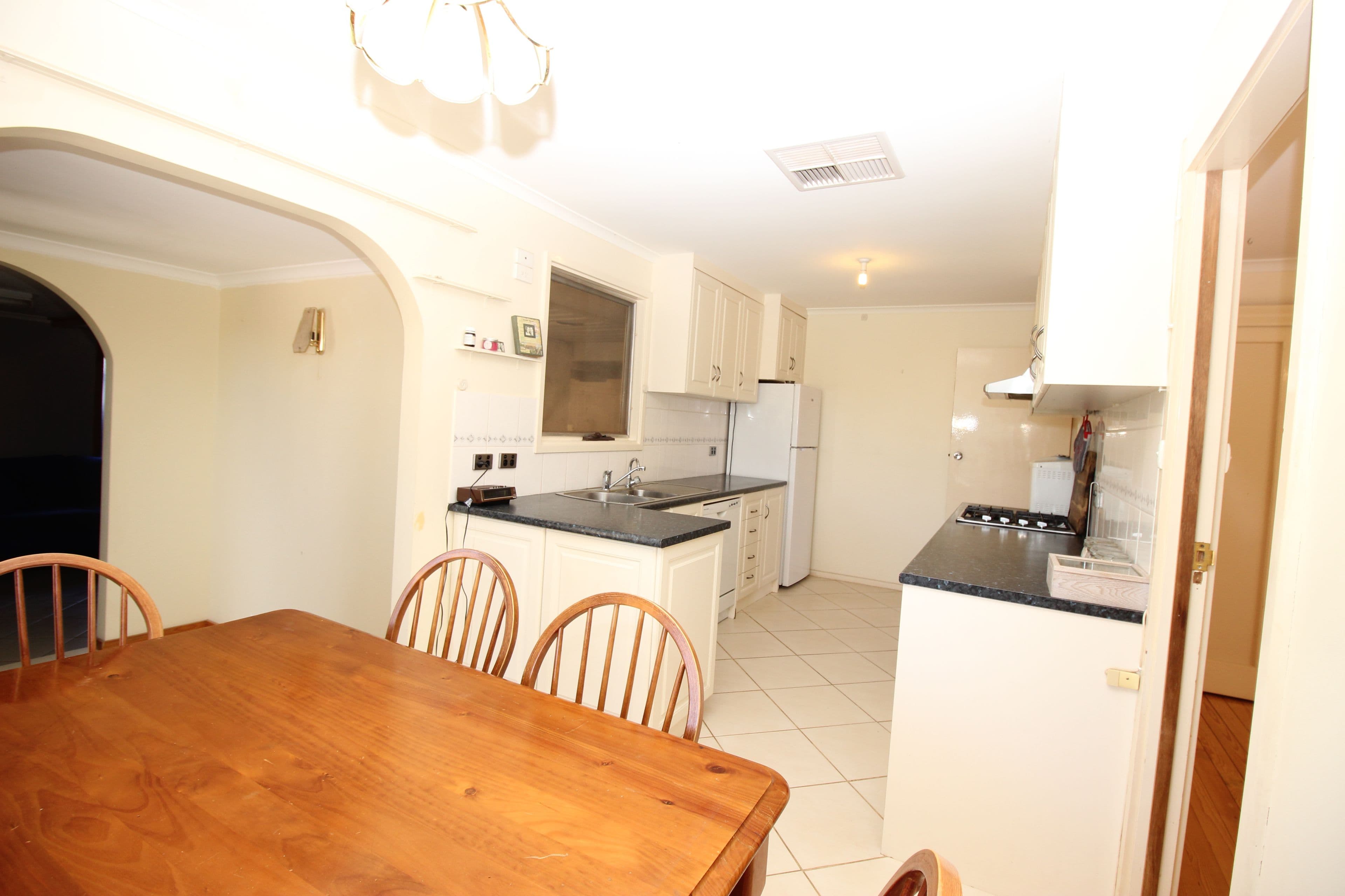 10 Don Elliott Drive, Waikerie SA 5330, Waikerie - Thumbnail 5