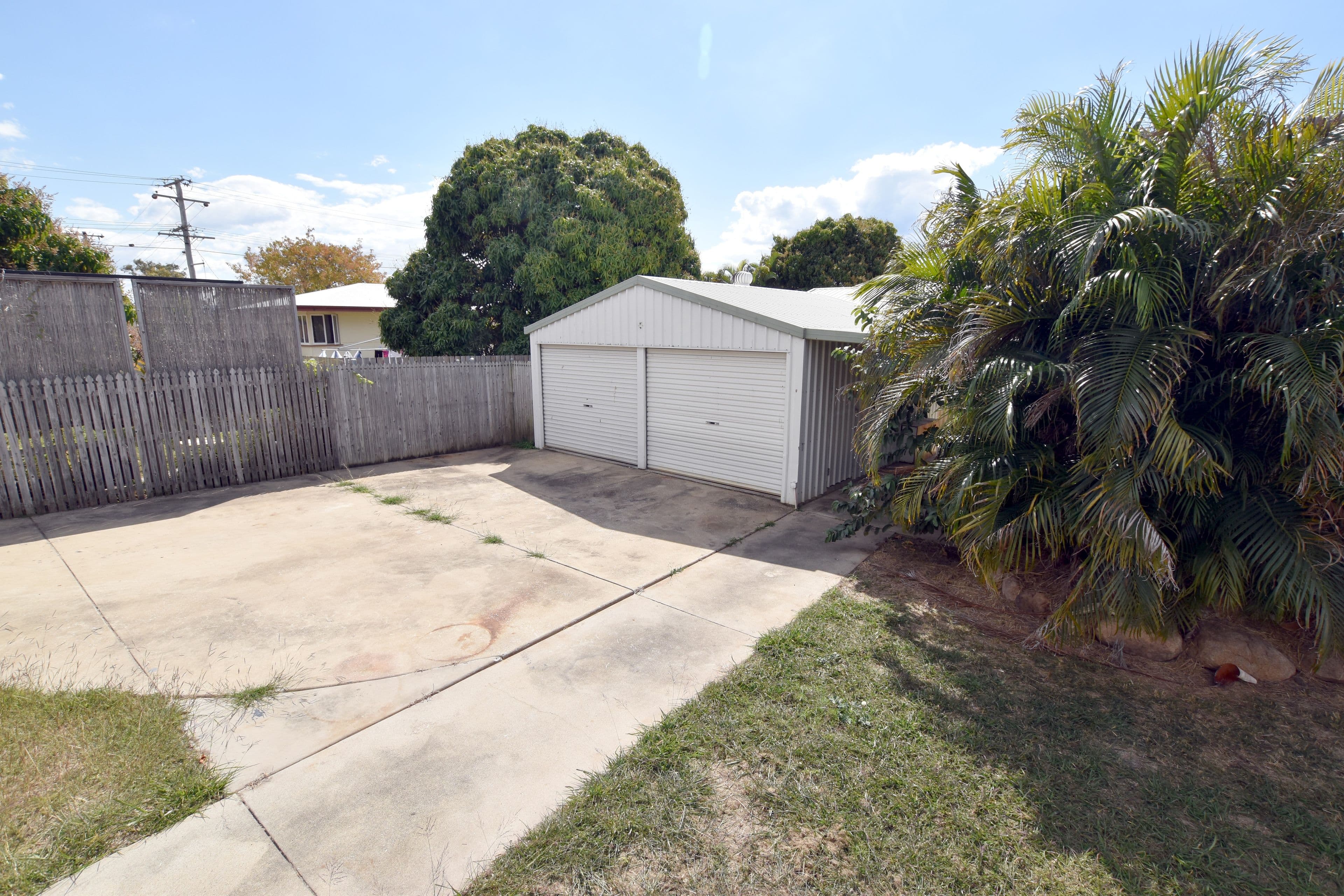 4 Smith Street, West Gladstone QLD 4680, West Gladstone - Thumbnail 2