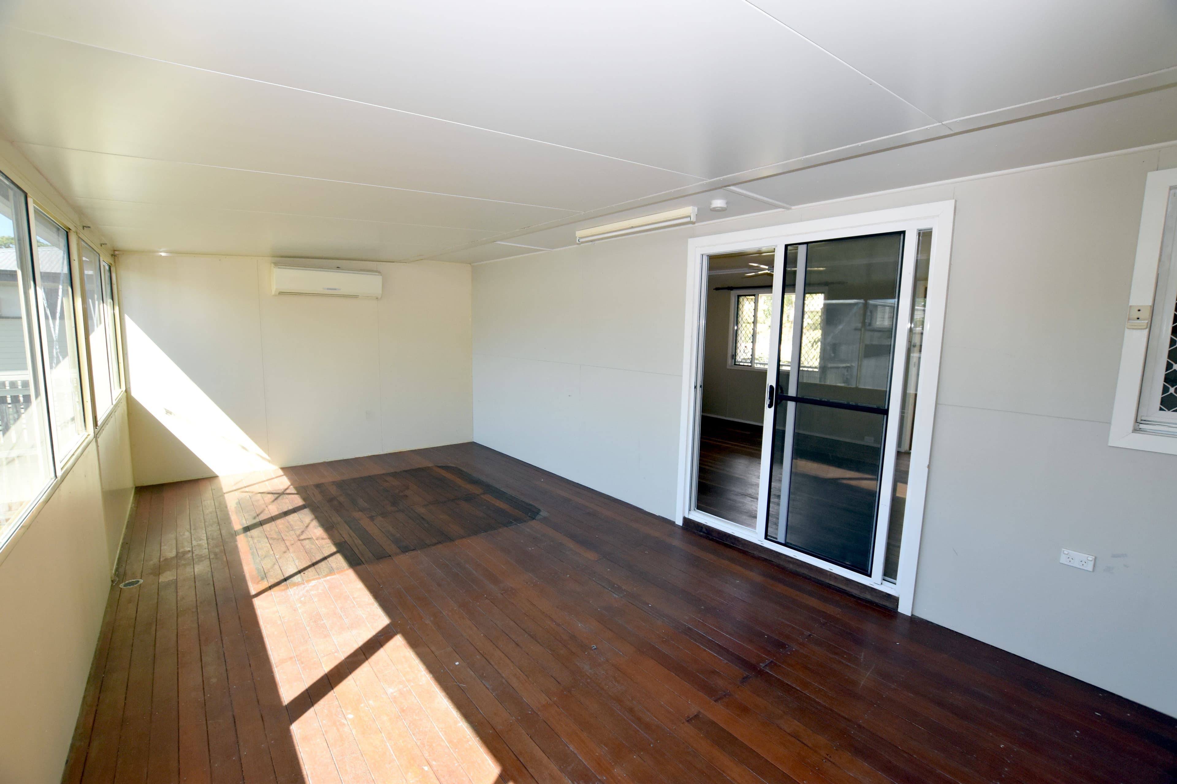 4 Smith Street, West Gladstone QLD 4680, West Gladstone - Thumbnail 5