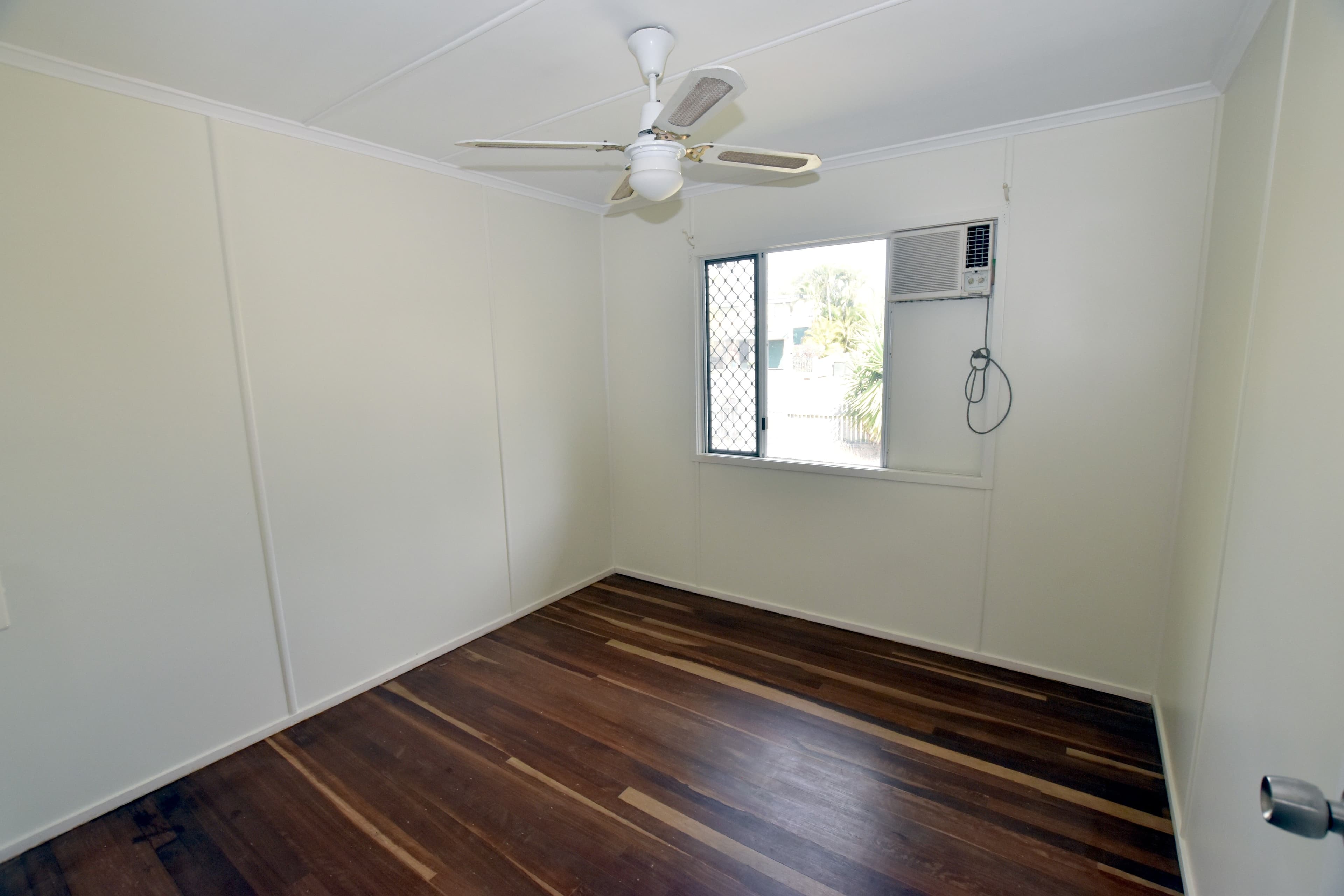 4 Smith Street, West Gladstone QLD 4680, West Gladstone - Thumbnail 6