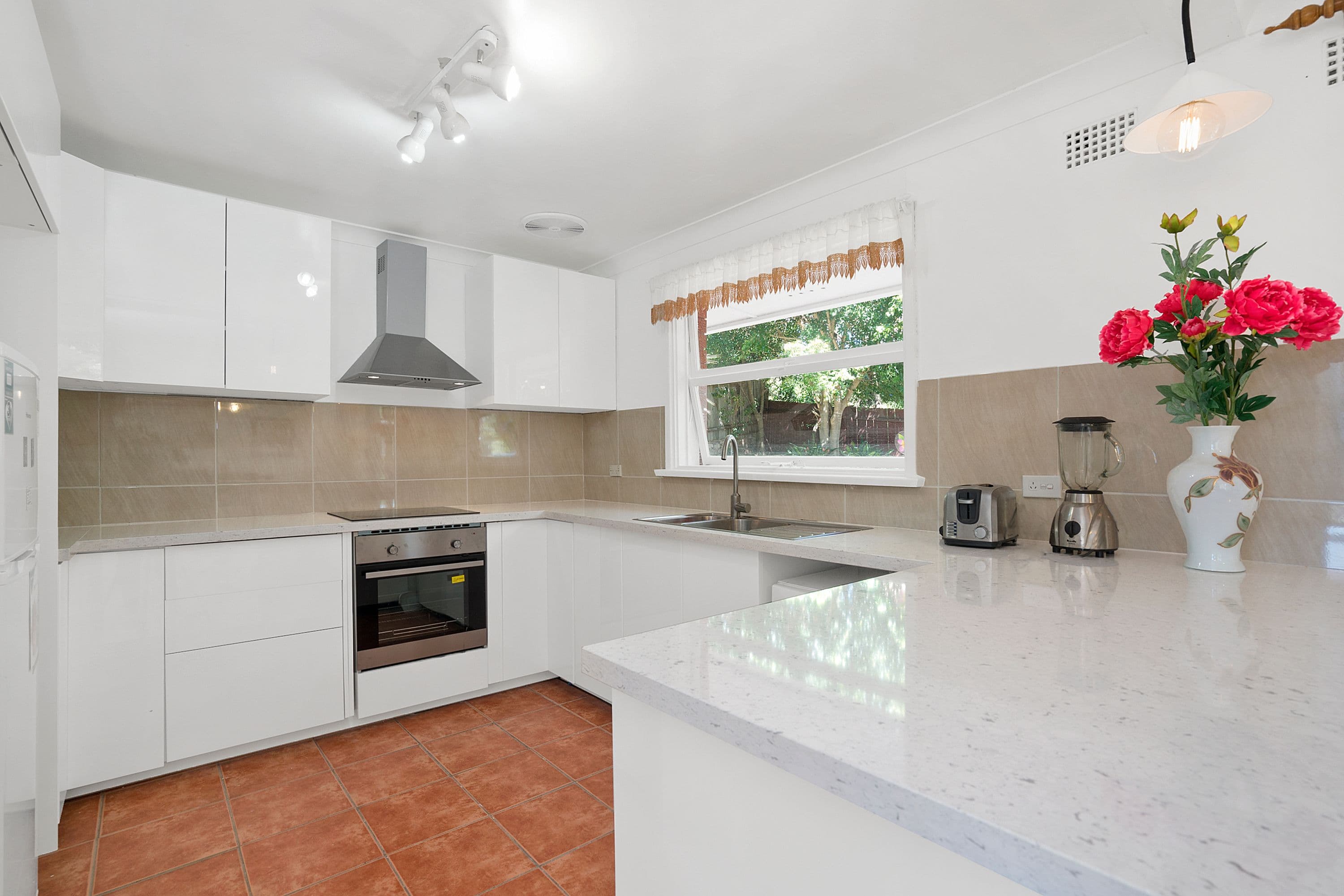 1 Lee Road, Beacon Hill - Thumbnail 3