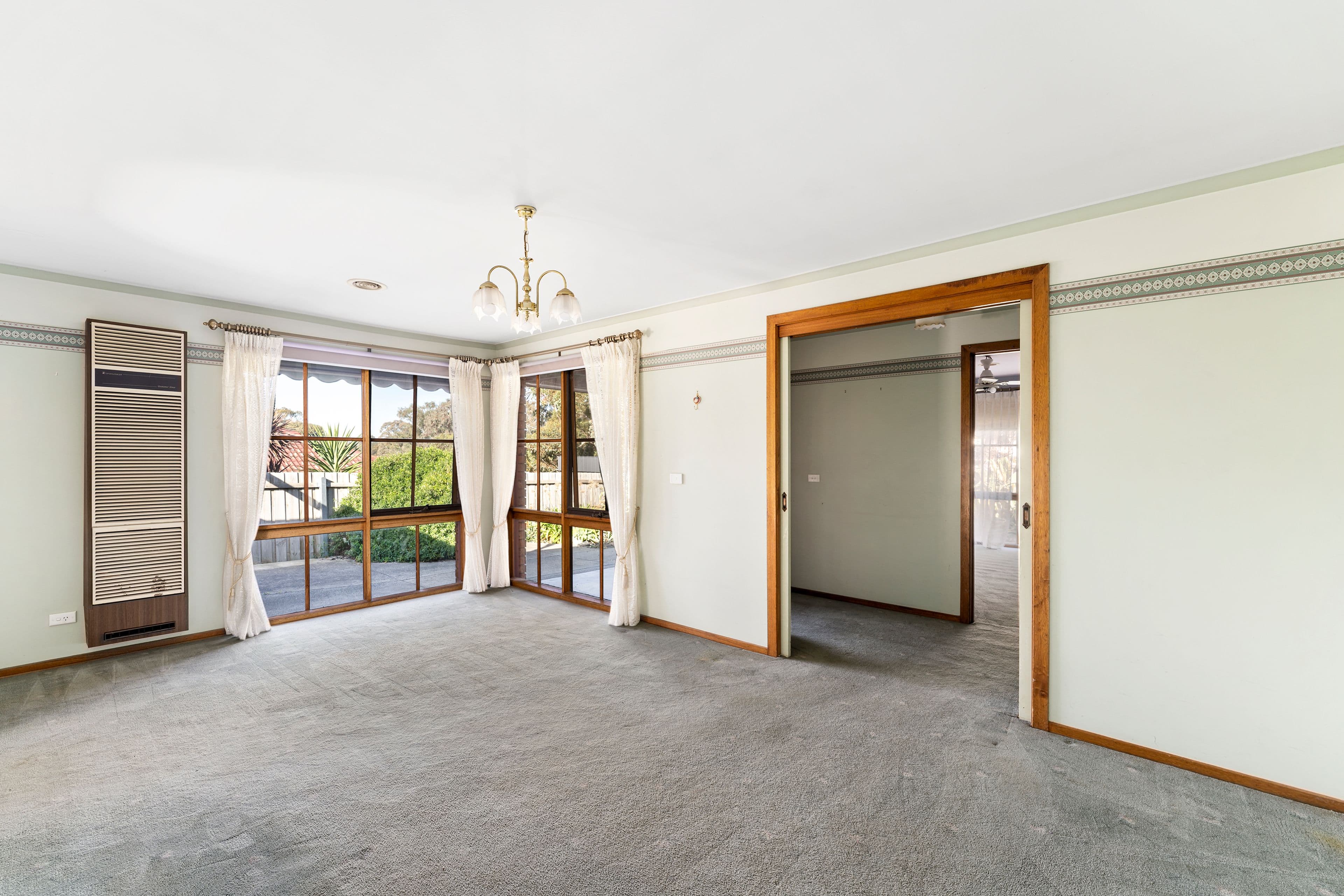 368 Elizabeth Drive, Sunbury VIC 3429, Sunbury - Thumbnail 2