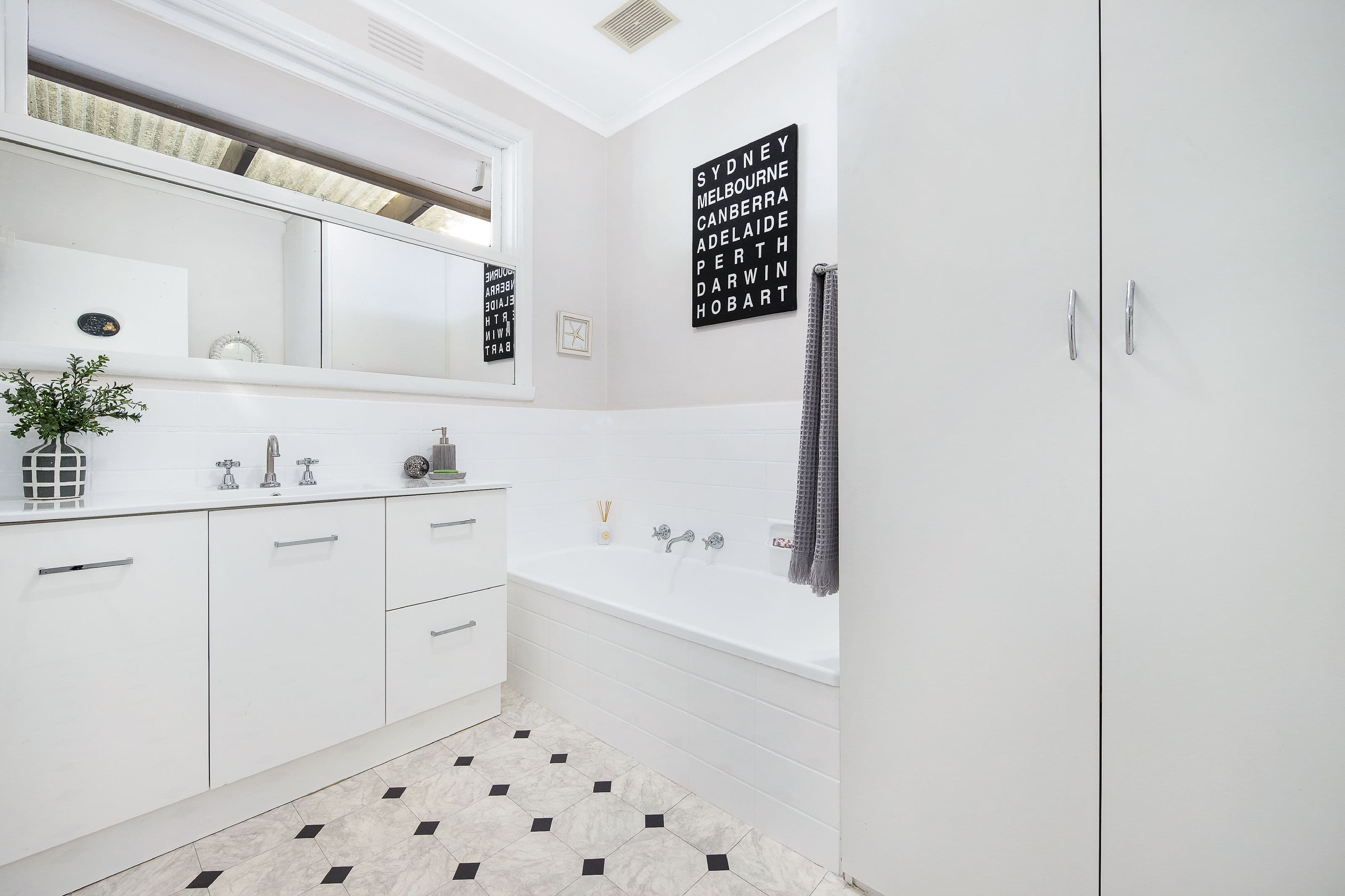 34 Strada Crescent, Wheelers Hill VIC 3150, Wheelers Hill - Thumbnail 8