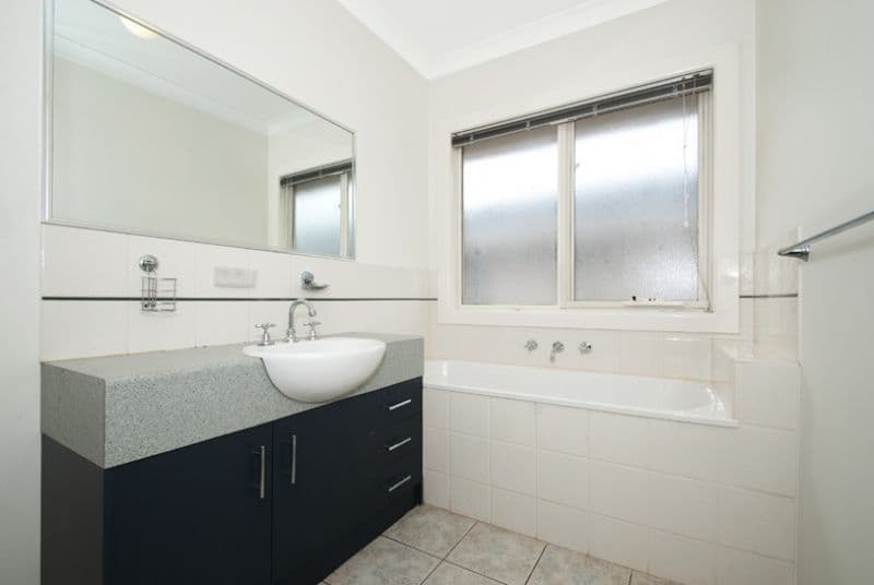 15 Donvale Avenue, ROXBURGH PARK VIC 3064, Roxburgh Park - Thumbnail 7