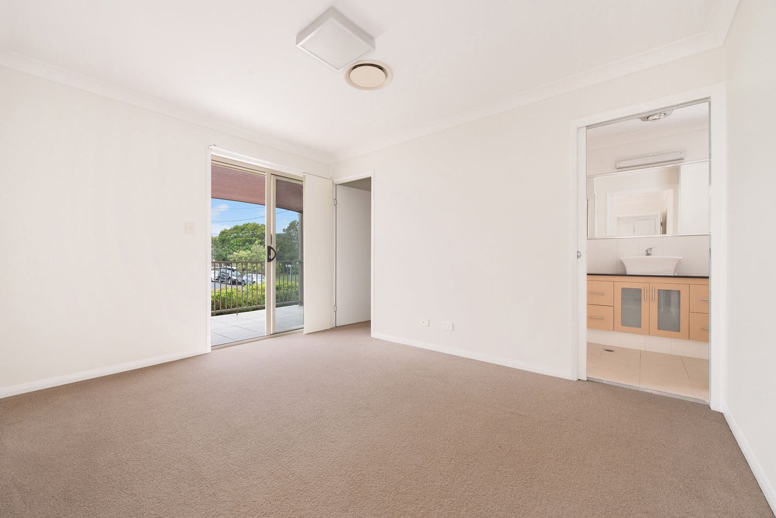 9 Springwood Street, Mount Gravatt East QLD 4122, Mount Gravatt East - Thumbnail 5
