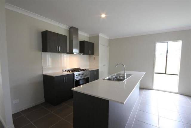 9 Woodgrove Boulevard, BEERWAH QLD 4519, Beerwah - Thumbnail 3