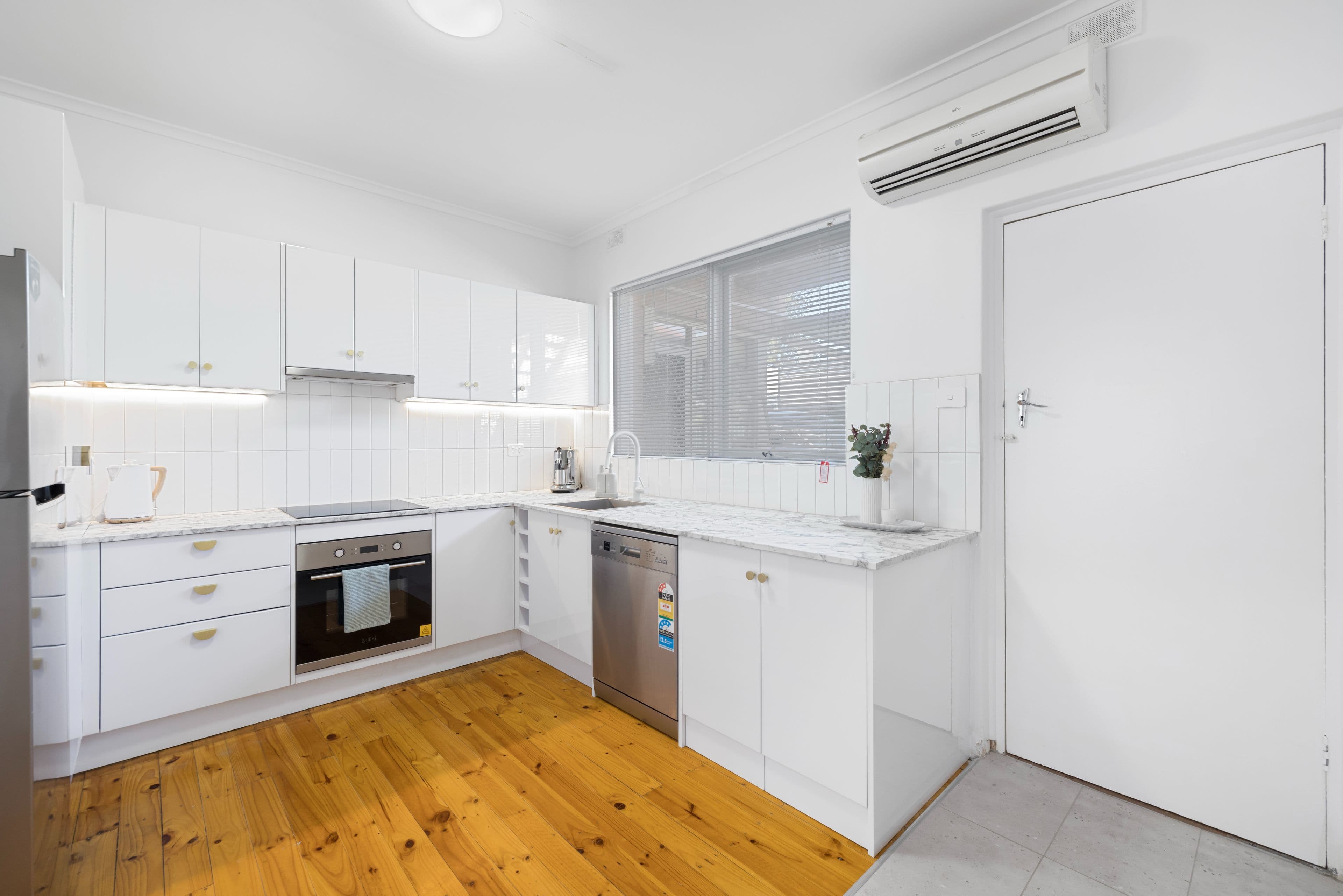 6 Byron Street, Glenelg SA 5045, Glenelg - Thumbnail 2