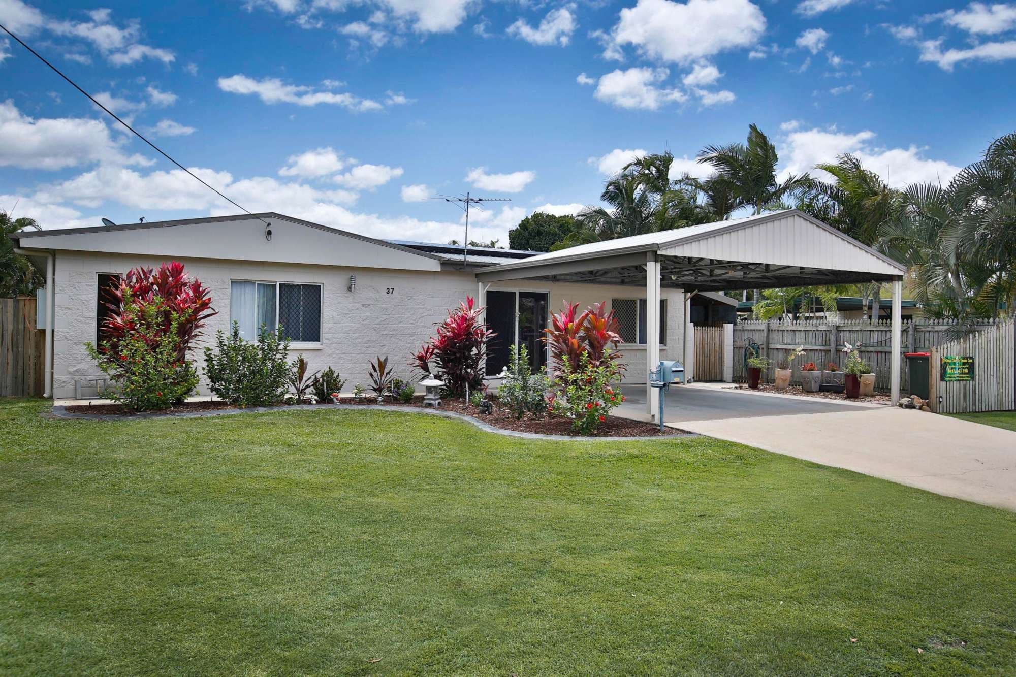 37 Samantha Street, KELSO QLD 4815, Kelso - Thumbnail 2