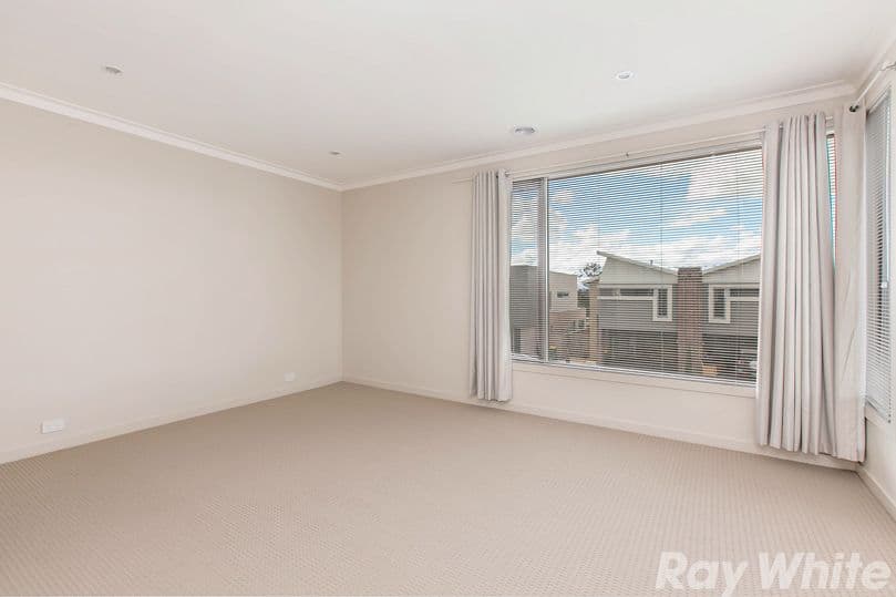 16 Eaglehawk Drive, Mernda VIC 3754, Mernda - Thumbnail 4