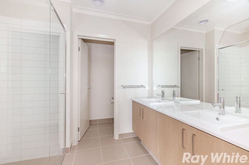 16 Eaglehawk Drive, Mernda VIC 3754, Mernda - Thumbnail 6