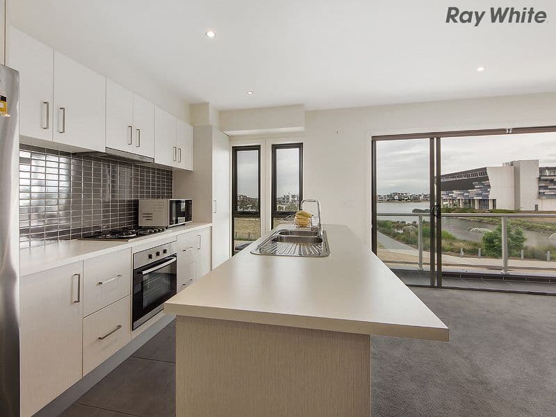 15 Garretty Road, Caroline Springs VIC 3023, Caroline Springs - Thumbnail 3