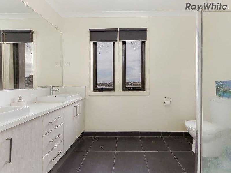 15 Garretty Road, Caroline Springs VIC 3023, Caroline Springs - Thumbnail 5