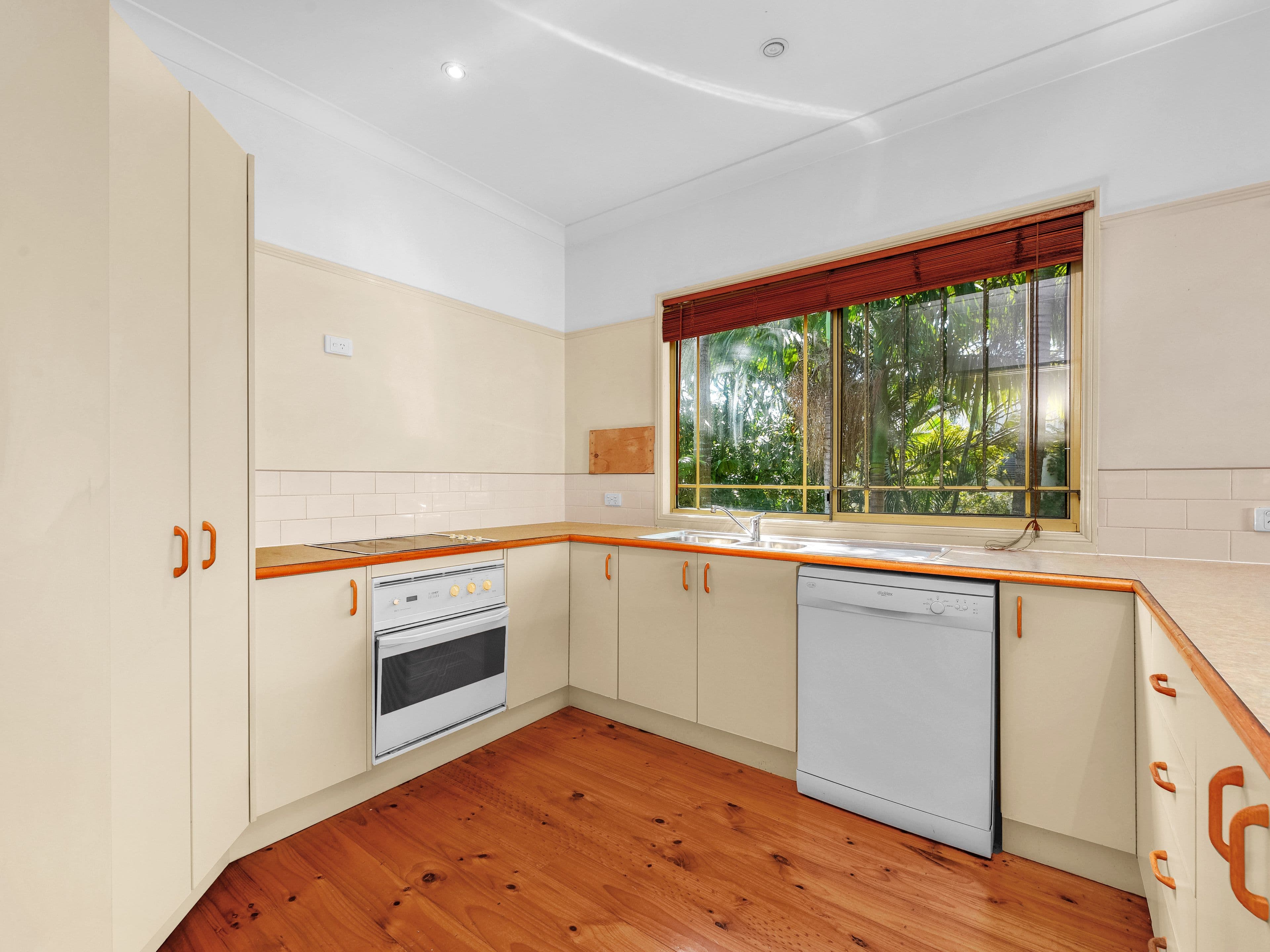 49 Moore Street, Morningside QLD 4170, Morningside - Thumbnail 4