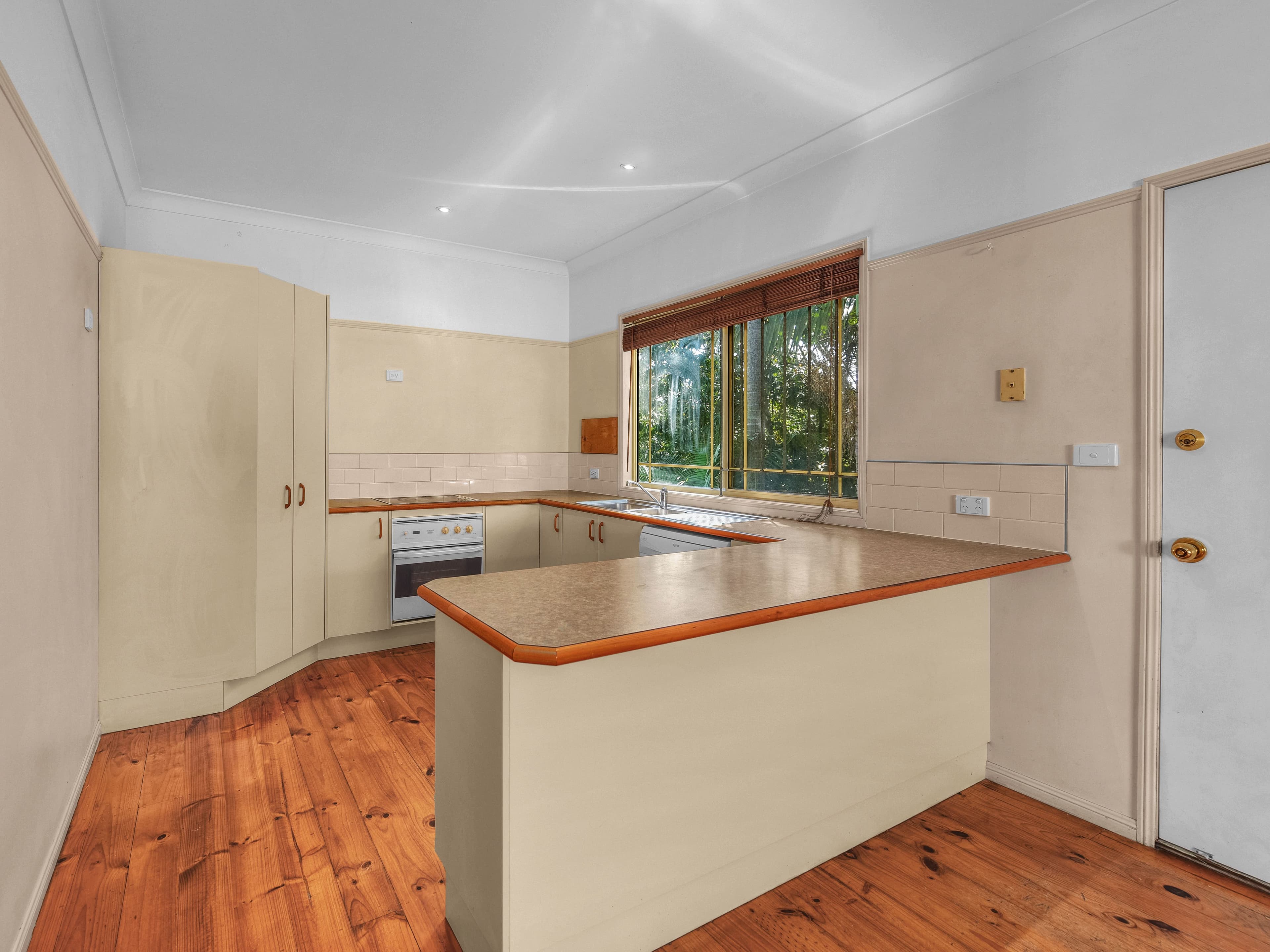 49 Moore Street, Morningside QLD 4170, Morningside - Thumbnail 5
