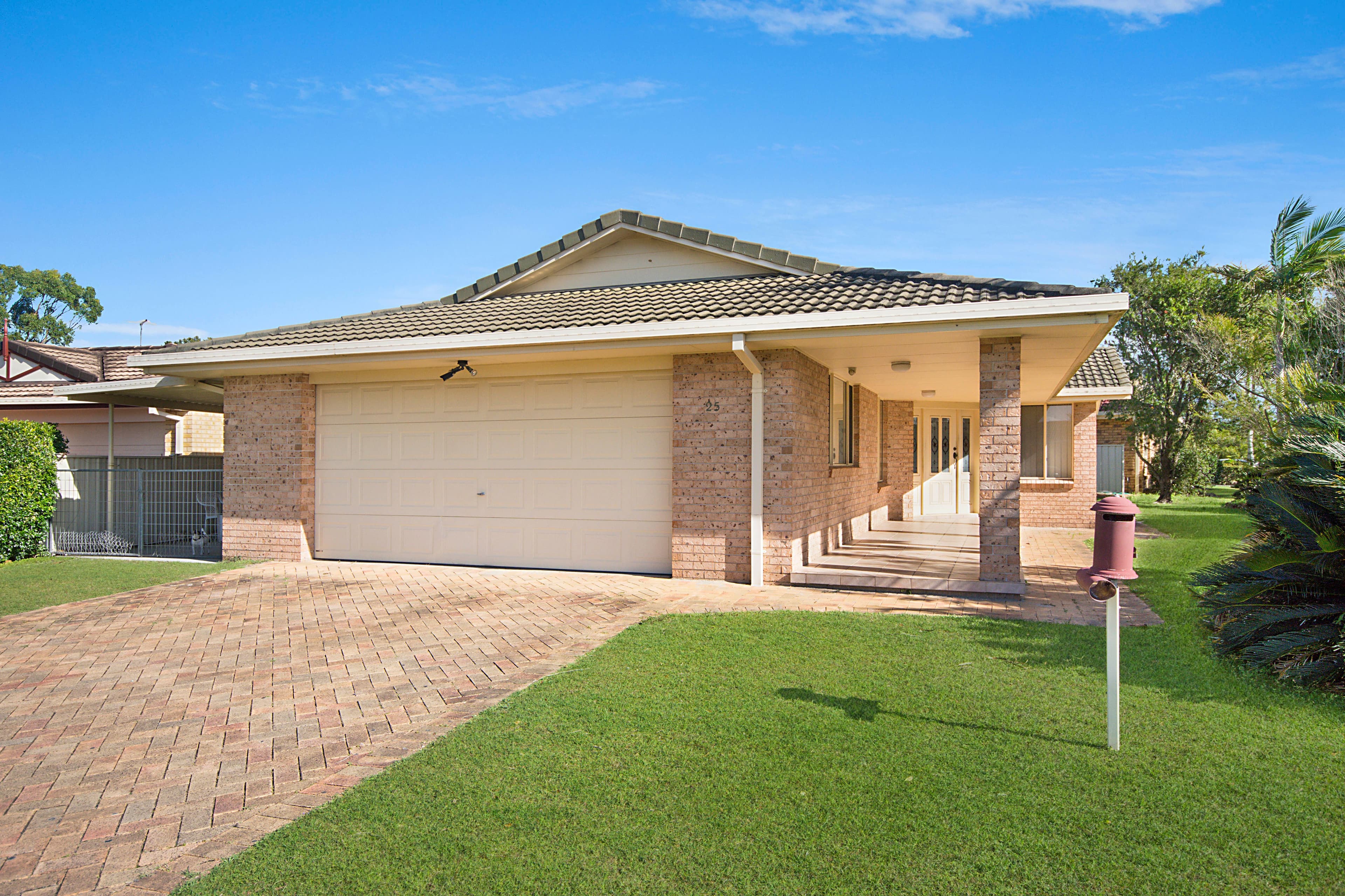 25 The Mainbrace, Yamba - Image 1