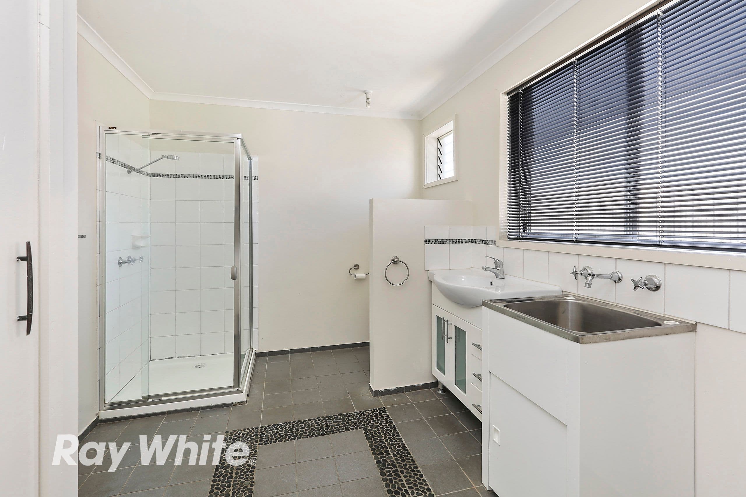 21 Calvert Street, Hamlyn Heights VIC 3215, Hamlyn Heights - Thumbnail 4