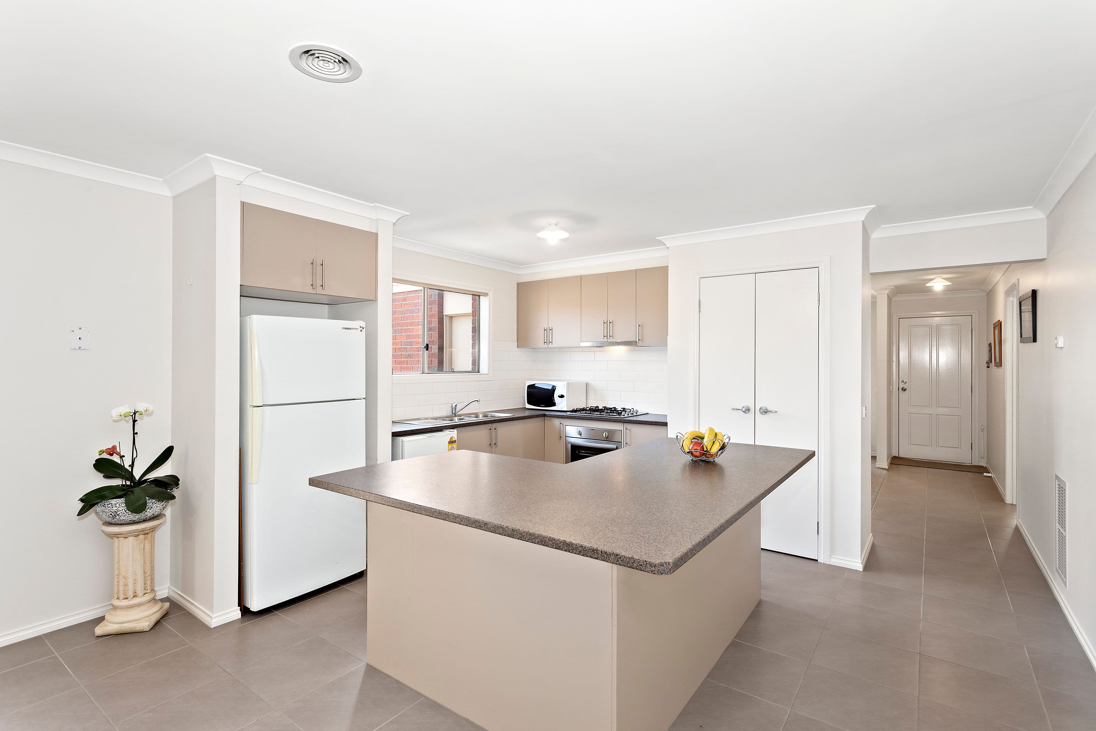 87 Dalray Crescent, Kurunjang VIC 3337, Kurunjang - Thumbnail 3