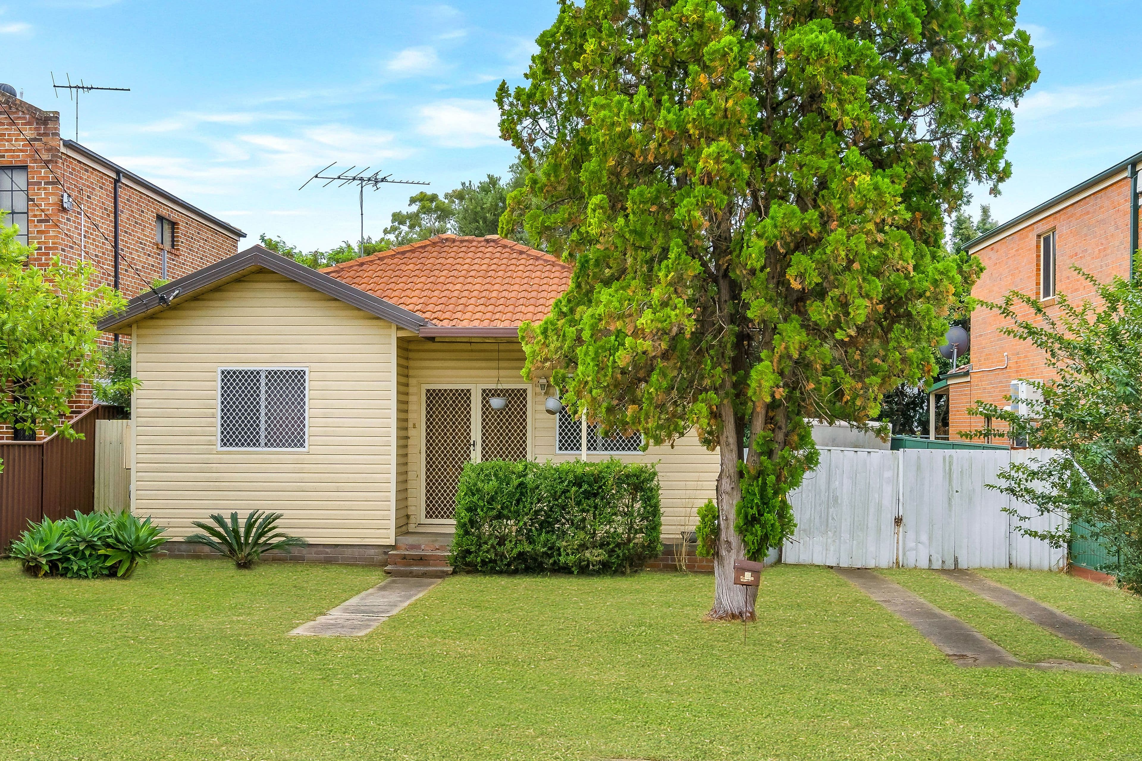 4 Murray Street, Smithfield NSW 2164, Smithfield - Thumbnail 2