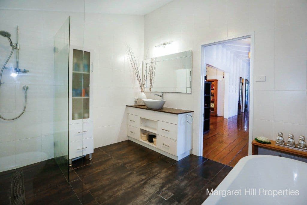 56 Queens Road, Hermit Park QLD 4812, Hermit Park - Thumbnail 4